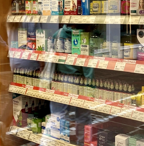 Bach Blomsterremedier fra Nelsons Ltd. på kanaløen Jersey